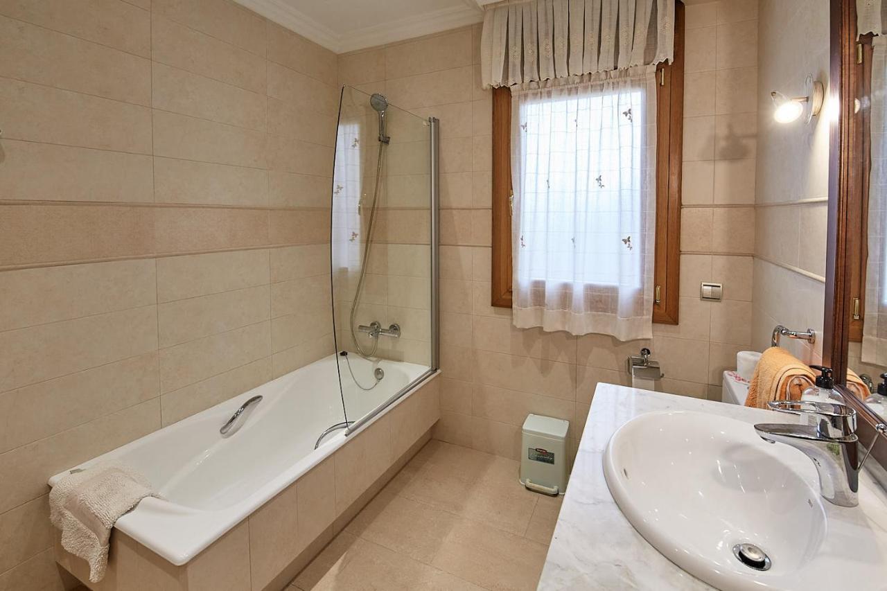 Alojamiento Extrahotelero Casa Ernestina Castillo  Экстерьер фото