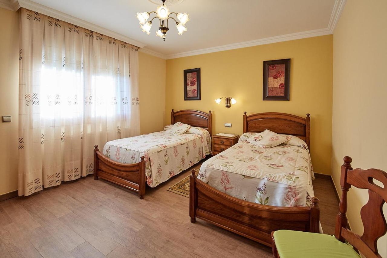 Alojamiento Extrahotelero Casa Ernestina Castillo  Экстерьер фото
