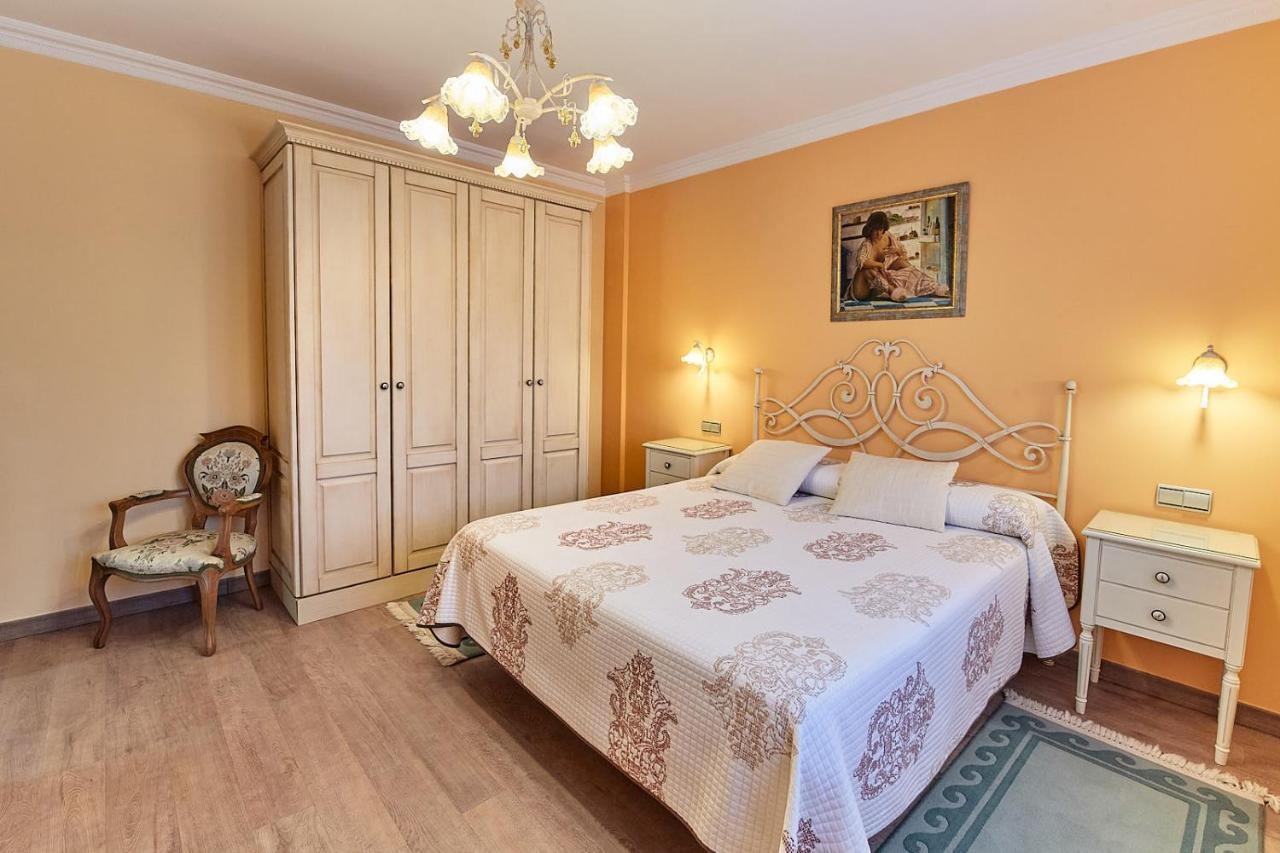 Alojamiento Extrahotelero Casa Ernestina Castillo  Экстерьер фото